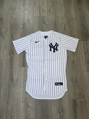 Nike Authentic New York Yankees Jersey Mens Size 40 Medium